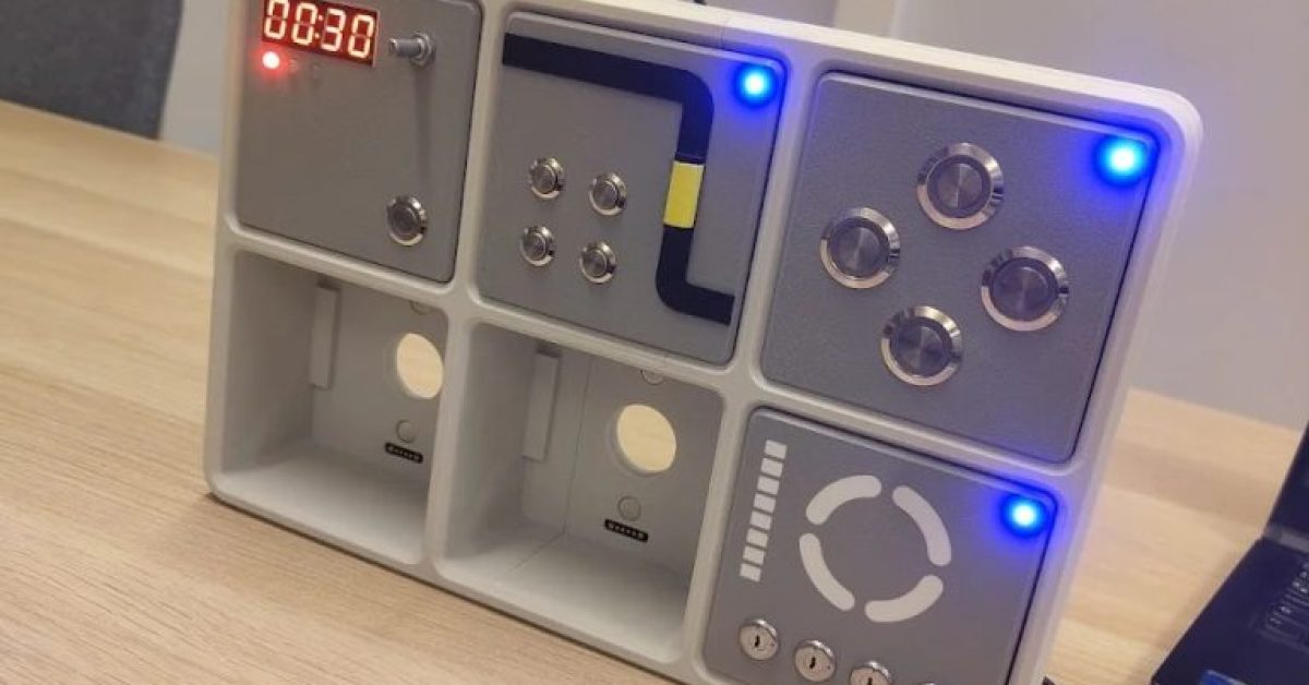 me-and-a-buddy-built-a-fully-working-ktane-bomb-replica-v0-8pejmkdd4zag1